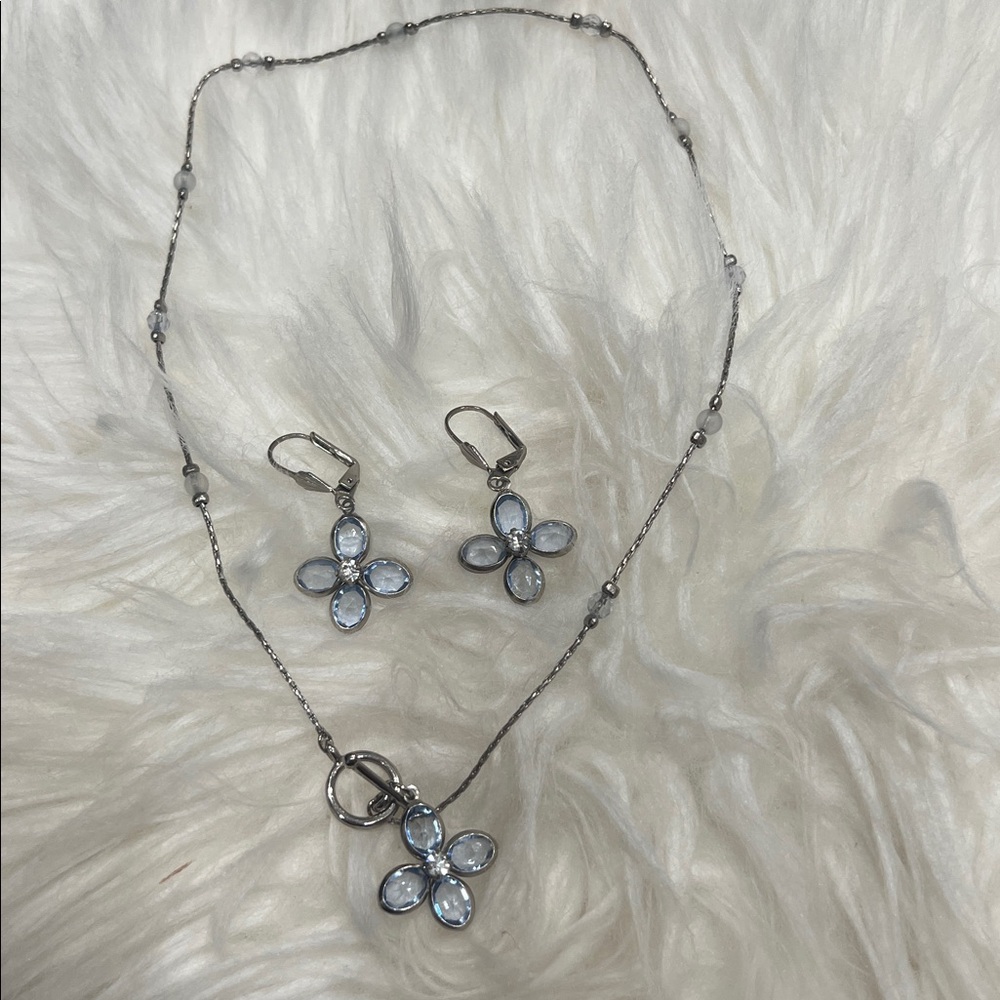 Vintage BLUE Crystal Flower Necklace Dangle and Pierced Earrings - Picture 2 of 9